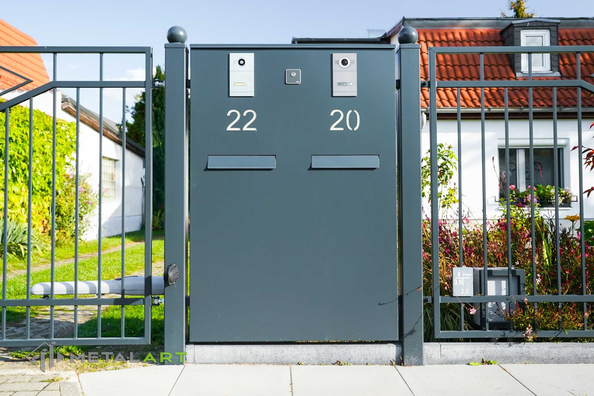 Briefkastenbox, Zaunanlage mit dem Briefkastenbox, Zaun, Briefkasten