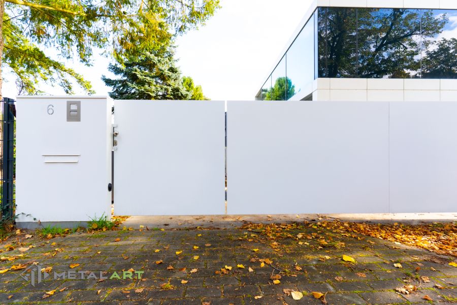 Zaunprojekt, Zaunportfolio, moderne Zäune, Zaunanlage Projekt, Zaun Metal Art, Zäune aus Polen, Zaun Berlin, Zaun günstig kaufen, Zäune und Tore