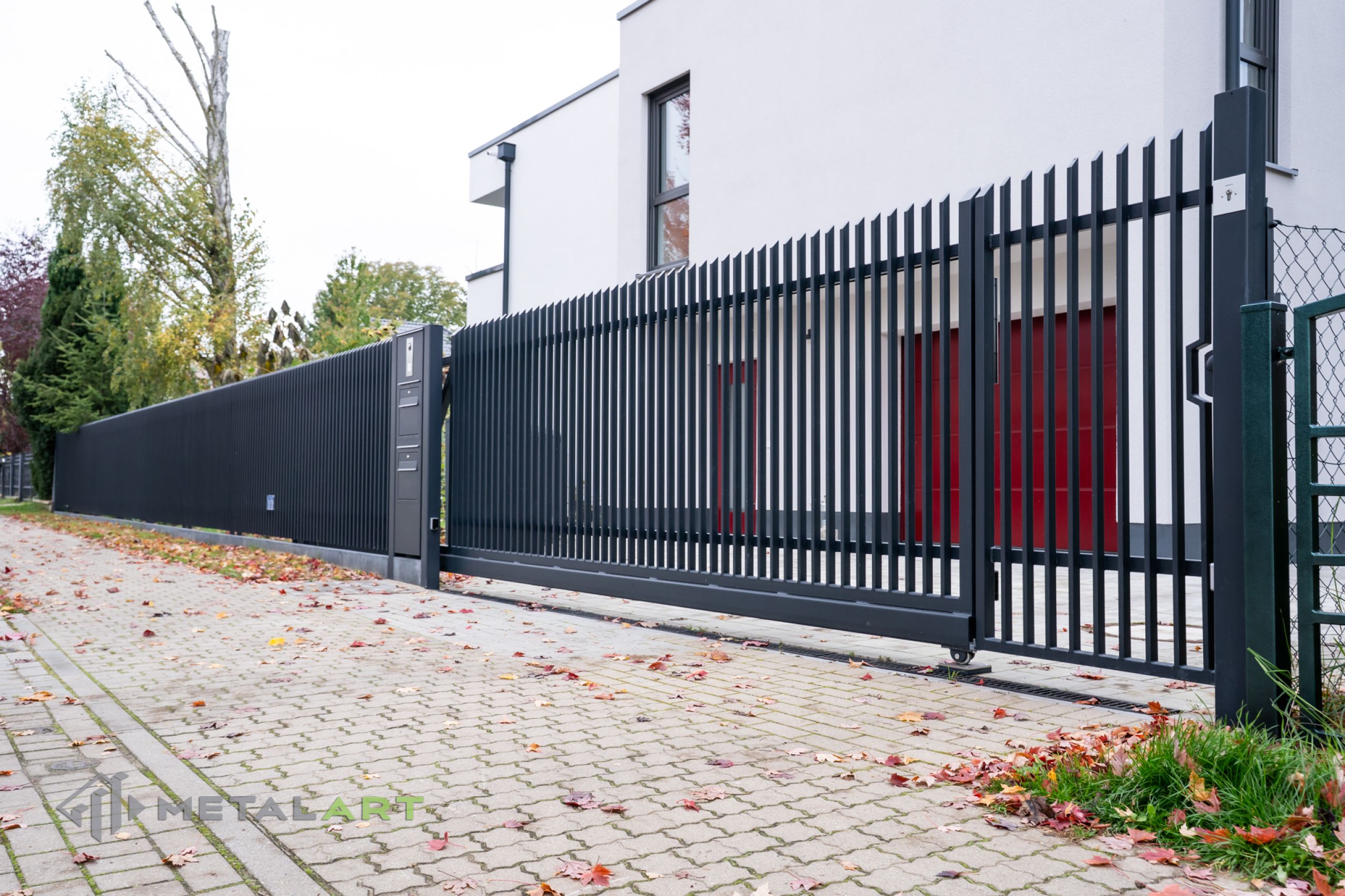Zaunprojekt, Zaunportfolio, moderne Zäune, Zaunanlage Projekt, Zaun Metal Art, Zäune aus Polen, Zaun Berlin, Zaun günstig kaufen, Zäune und Tore