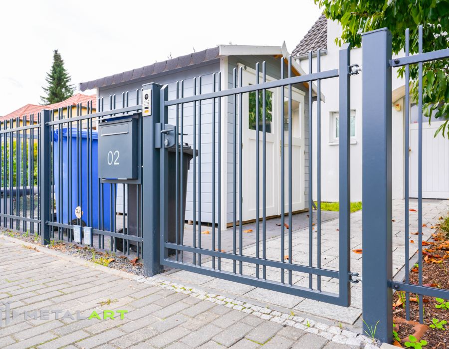 Zaunprojekt, Zaunmuster, Schmiedezaun, klassische Zäune, Gartenzaun