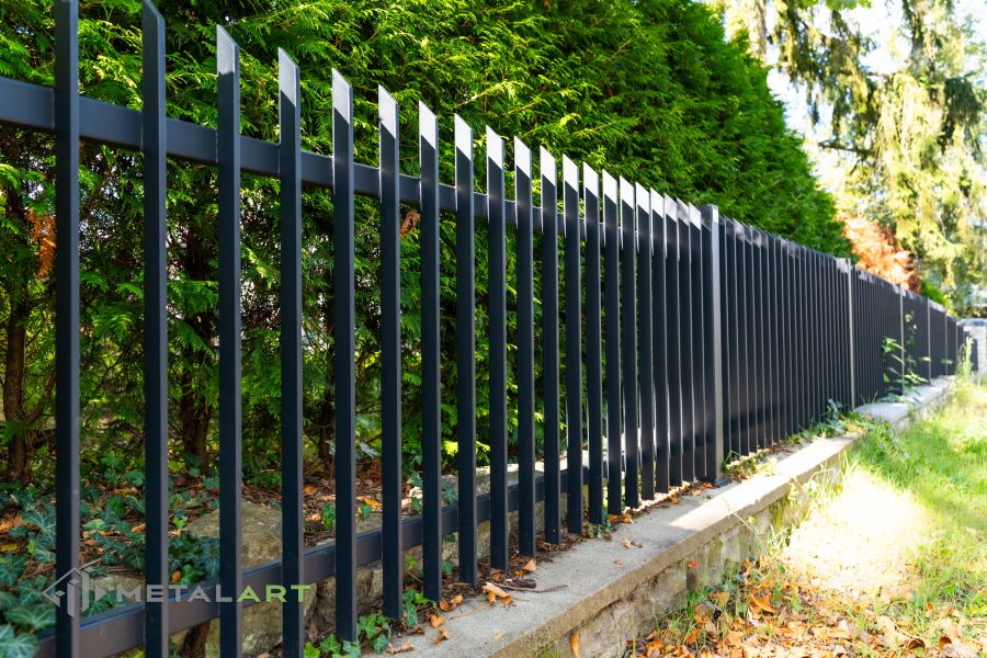 Zaunprojekt, Zaunportfolio, Zaunmuster, moderne Zäune, Zaunanlage Projekt, Zaun Metal Art, Zäune aus Polen, Zaun Berlin, Zaun günstig kaufen, Zäune und Tore