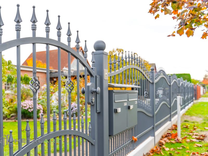 Zaun in Welle, Schmiedezaun, Schmiedezäune, Zaunanlage Projekt, Zaun Metal Art, Zäune aus Polen, Zaun Berlin, Zaun günstig kaufen, Zäune und Tore, klassische Zäune, Schmuckzaun, Gartenzäune