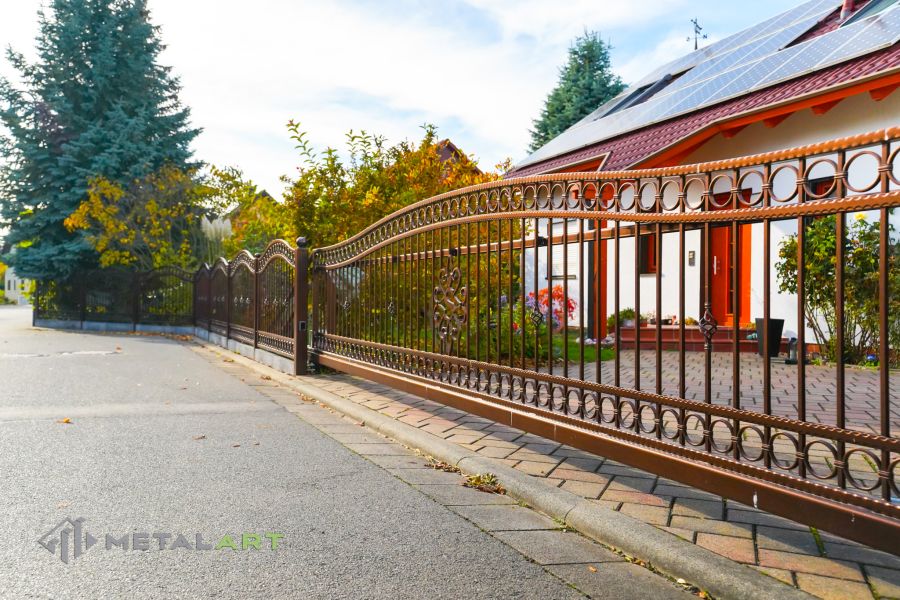 Gartenzaun, Zaunprojekt, Zaunportfolio, Zaunmuster, moderne Zäune, Zaunanlage Projekt, Zaun Metal Art, Zäune aus Polen, Zaun Berlin, Zaun günstig kaufen, Zäune und Tore, klassische Zäune, Schmuckzaun, Schmuckzäune