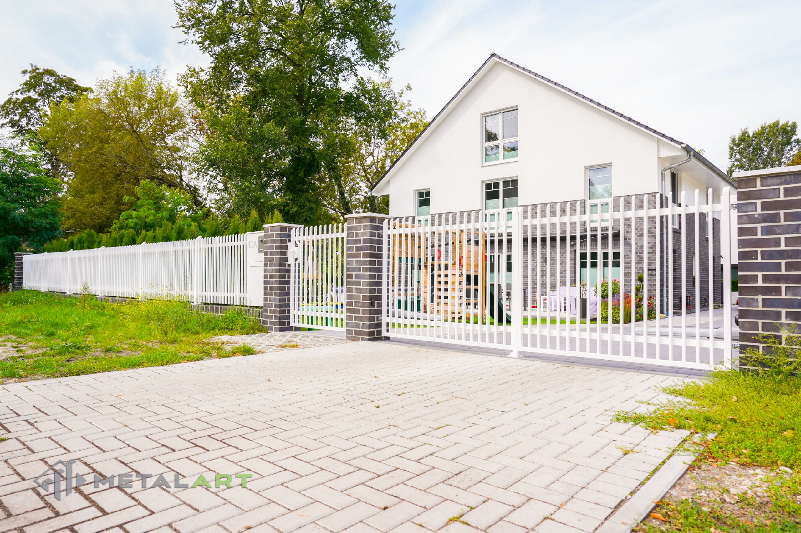 Zaunprojekt, Zaunportfolio, moderne Zäune, Zaunanlage Projekt, Zaun Metal Art, Zäune aus Polen, Zaun Berlin, Zaun günstig kaufen, Zäune und Tore