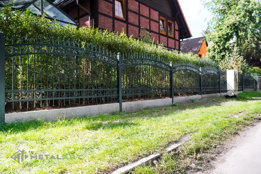 Gartenzaun, Zaunprojekt, Zaunportfolio, Zaunmuster, moderne Zäune, Zaunanlage Projekt, Zaun Metal Art, Zäune aus Polen, Zaun Berlin, Zaun günstig kaufen, Zäune und Tore, klassische Zäune, Schmuckzaun, Schmuckzäune
