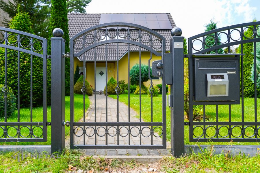 Schmuckzaun, Rahmenzaun, Schmiedezaun, Schmiedezäune, Zaunanlage Projekt, Zaun Metal Art, Zäune aus Polen, Zaun Berlin, mit Kugeln, klassische Zäune, Gartenzaun, Gartenzäune